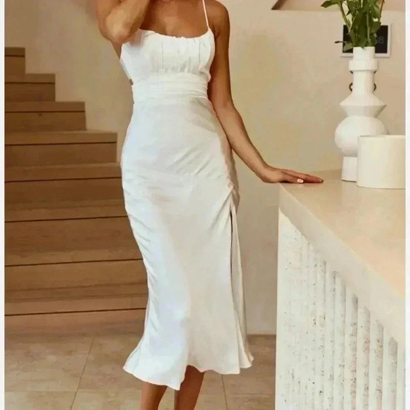 Selfie Leslie Dresses & Skirts - Selfie Leslie ABBY CAMI STRAP GATHERED BUST FRONT SPLIT MIDI DRESS WHITE Size M